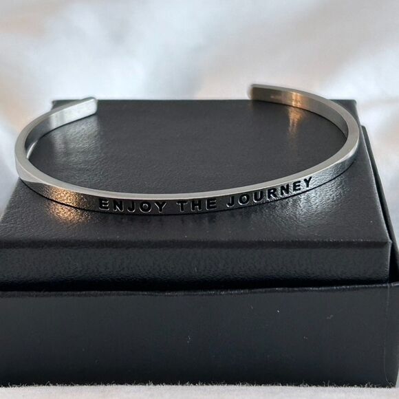 Mantra Band Silver - Enjoy the Journey - Picture 1 of 6